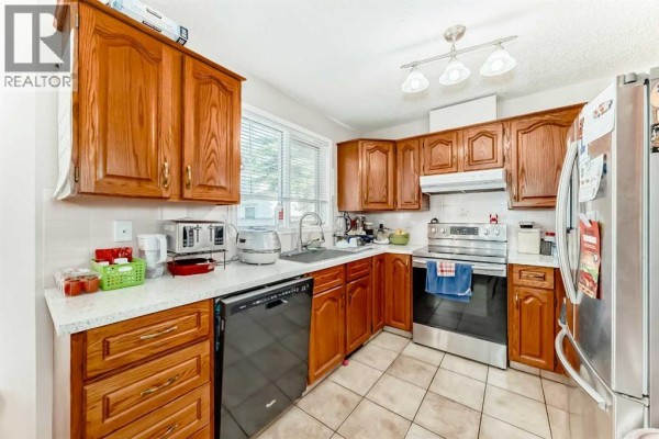 Kitchen - 77 Eldorado Close Ne, Calgary, AB T1Y6T2 Photo 4