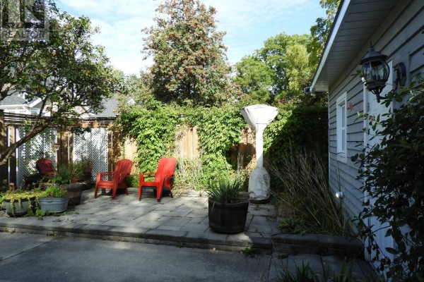 77 Fourth Street W, Collingwood, ON L9Y1R5 Photo 3