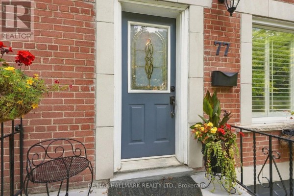 77 Glen Davis Crescent, Toronto, ON M4E1X7 Photo 4