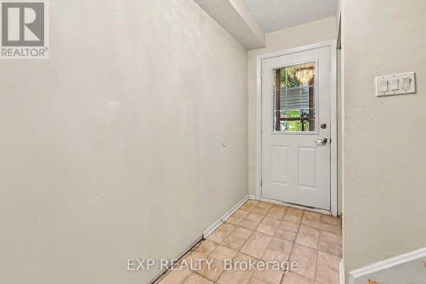 77 Grady Crescent, Ottawa, ON K2H5S2 Photo 3