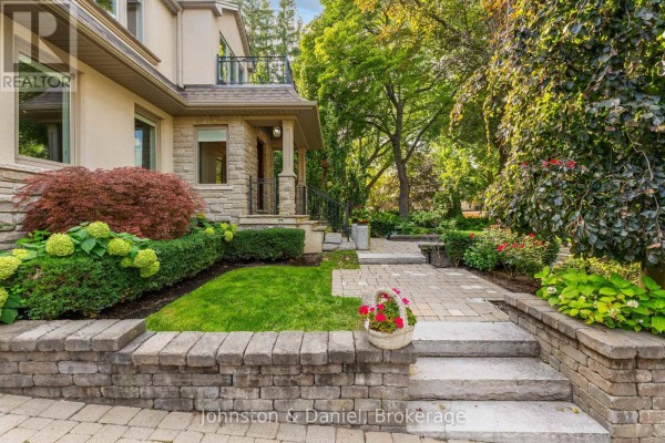 77 Lawrence Crescent, Toronto, ON, photo 3