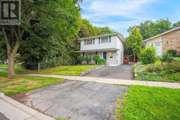 77 Mccraney Street W, Oakville, ON, photo 2