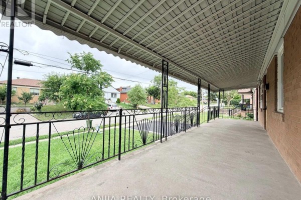 77 Nash Drive, Toronto, ON, photo 2