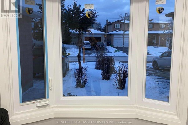 77 Newbridge Crescent, Brampton, ON, photo 2