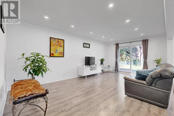 77 Pebblehill Square, Toronto, ON, photo 3