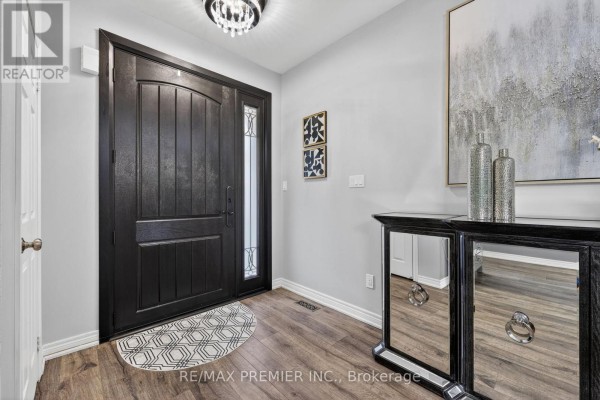 Dining room - 77 Weaver Terrace, New Tecumseth, ON L0G1W0 Photo 3