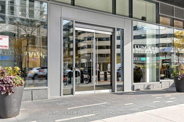 Dining room - 770 Bay Street, Toronto, ON M5G1N6 Photo 2