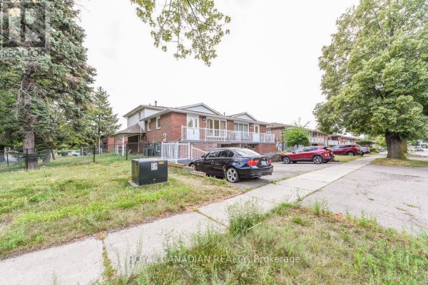 Kitchen - 7700 Kittridge Drive, Mississauga, ON L4T3J6 Photo 3