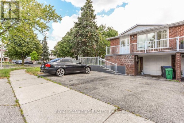 Primary Bedroom - 7700 Kittridge Drive, Mississauga, ON L4T3J6 Photo 4