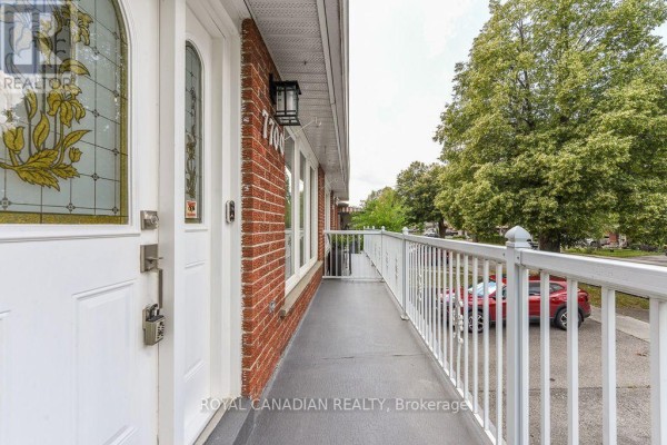 Bedroom 2 - 7700 Kittridge Drive, Mississauga, ON L4T3J6 Photo 5