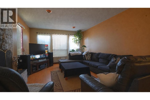 7700 Schaefer Avenue, Richmond, BC V6Y2W8 Photo 5