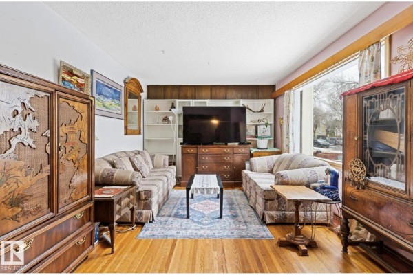 Den - 7703 77 Av Nw, Edmonton, AB T6C0K6 Photo 5