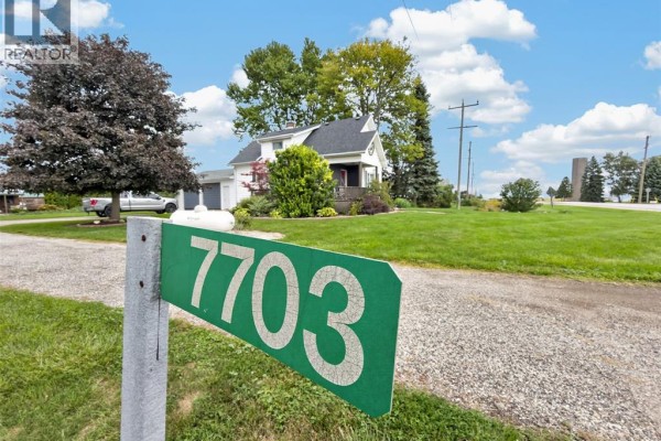 Bedroom - 7703 Base Line, Wallaceburg, ON N8A4L3 Photo 4