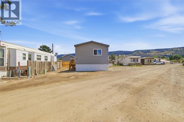 Kitchen - 771 Athabasca Street E Unit# 50, Kamloops, BC V2H1C8 Photo 3