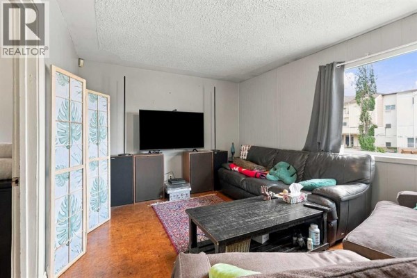Dining room - 7711 39 Avenue Nw, Calgary, AB T3B1X4 Photo 5