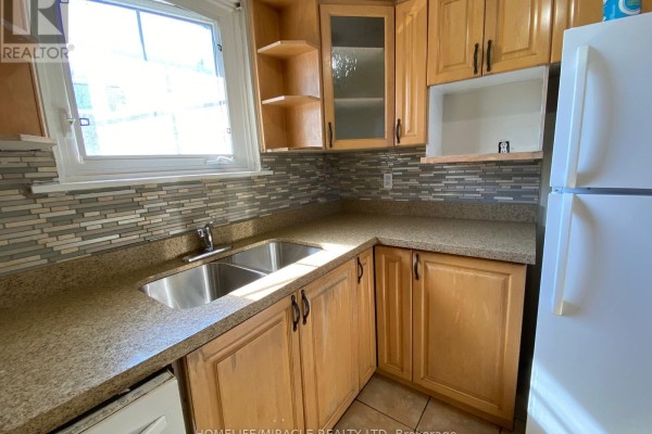 7711 Wrenwood Court, Mississauga, ON, photo 3