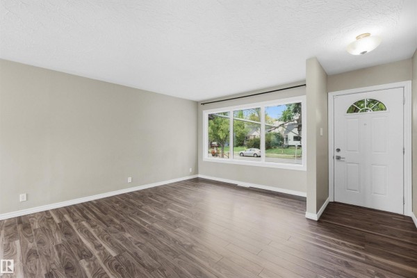 Kitchen - 7715 76 Av Nw, Edmonton, AB T6C0H3 Photo 2