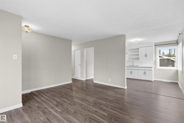 Bedroom 2 - 7715 76 Av Nw, Edmonton, AB T6C0H3 Photo 4