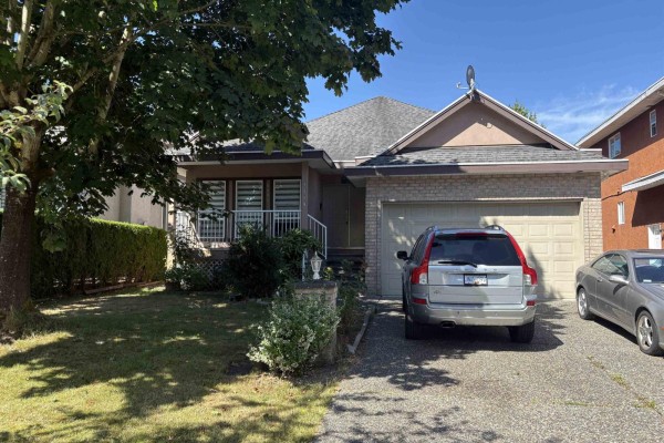 7719 147a Street, Surrey, BC V3S8Z4 Photo 2