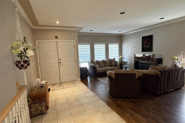 7719 147a Street, Surrey, BC V3S8Z4 Photo 3