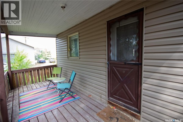 Living room - 772 101st Street, North Battleford, SK S9A0Z1 Photo 2
