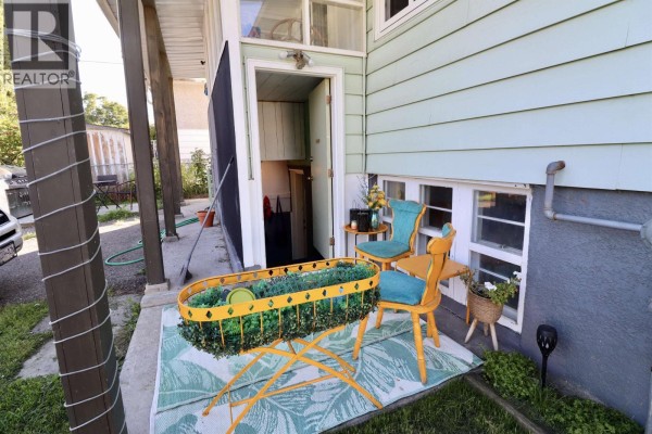 Primary Bedroom - 772-774 Ewert Street, Prince George, BC V2M2N7 Photo 4