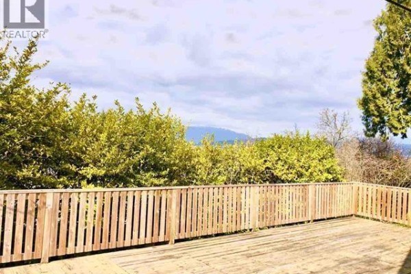 7725 Berkley Street, Burnaby, BC V5E2J8 Photo 2