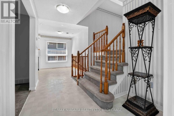 Dining room - 7725 Swan Street, Niagara Falls, ON L2H2P7 Photo 4