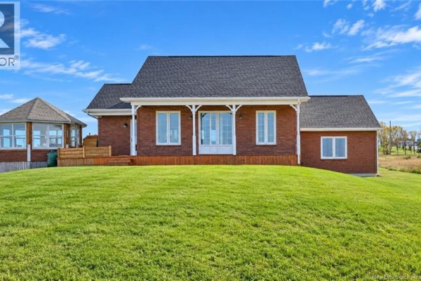 7739 Du Havres Street, Bas Caraquet, NB, photo 3