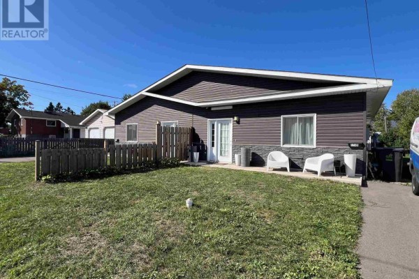 774 Dyment St, Sault Ste  Marie, ON, photo 2