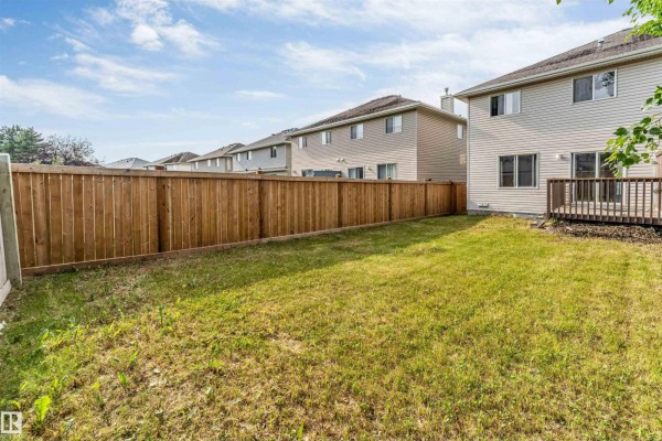 Kitchen - 7743 8 Av Sw, Edmonton, AB T6X0A3 Photo 3