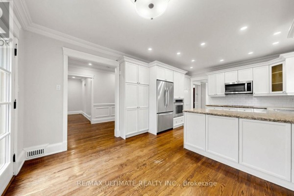 Laundry room - 776 Spadina Road, Toronto, ON M5P2X6 Photo 3