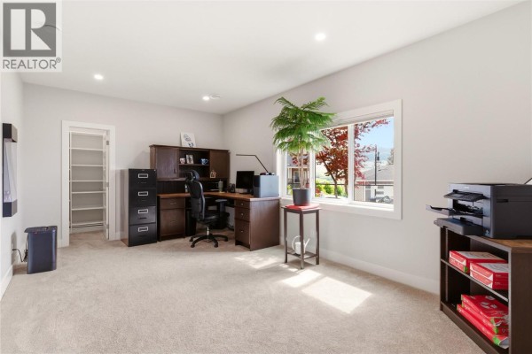 Laundry room - 777 Acadia Street, Kelowna, BC V1V0A8 Photo 3