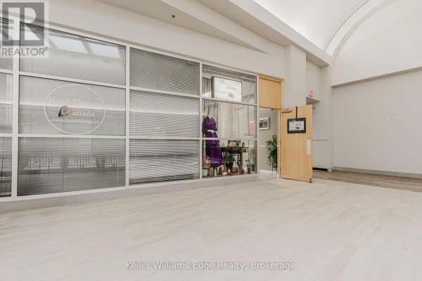 777 Guelph Line, Burlington, ON, photo 2