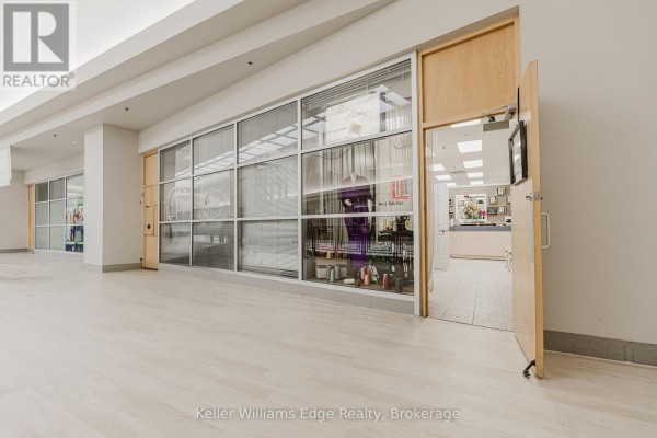 777 Guelph Line, Burlington, ON, photo 3