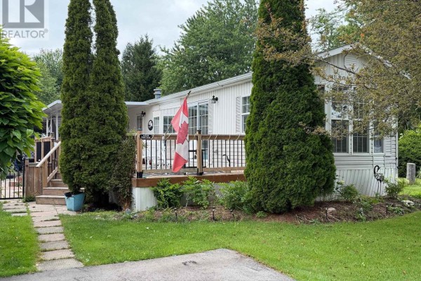 Living room - 77719 Bluewater Hwy-45 Portside Highway, Central Huron, ON N0M1G0 Photo 2
