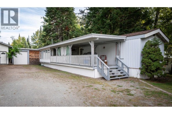 Living room - 7780 Opal Drive, Prince George, BC V2K3L8 Photo 3