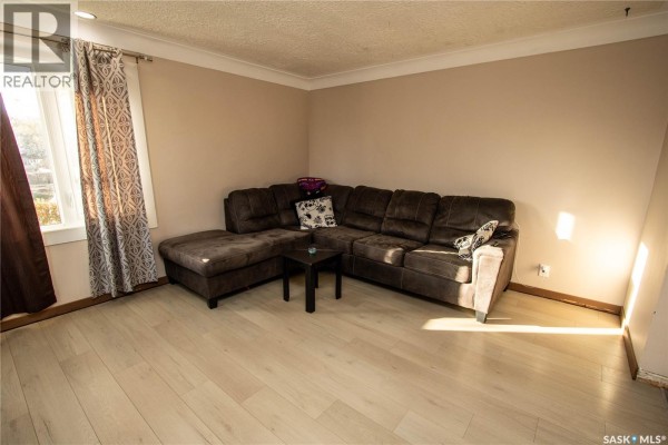 Primary Bedroom - 779 Mctavish Street, Regina, SK S4T3T8 Photo 4