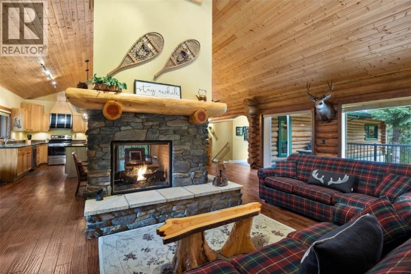 4pc Bathroom - 7799 Golf Course Road, Anglemont, BC V0E1M8 Photo 3