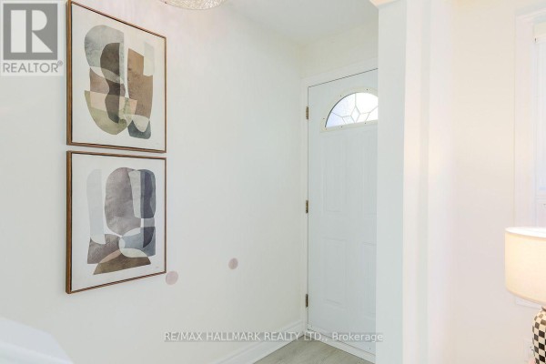 Dining room - 77a Badgerow Avenue, Toronto, ON M4M1V5 Photo 2