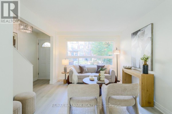 Kitchen - 77a Badgerow Avenue, Toronto, ON M4M1V5 Photo 3