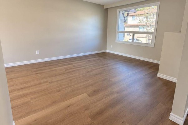 Living room - 78 - 1095 Mississaga Street W, Orillia, ON L3V6W7 Photo 4