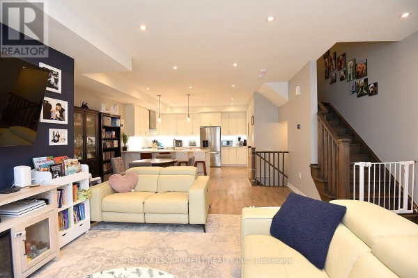 Foyer - 78 - 1317 Leriche Way, Milton, ON L9E0H5 Photo 5