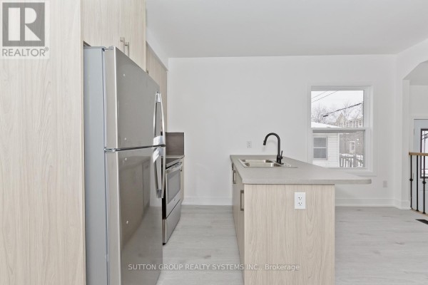 Living room - 78 Albert Street, St  Catharines, ON L2R2H1 Photo 5