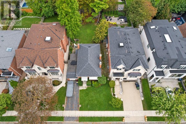 78 Bannockburn Avenue, Toronto, ON M5M2N1 Photo 2