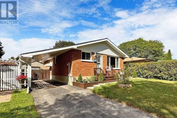 Kitchen - 78 Claymore Crescent, Oshawa, ON L1G6G2 Photo 2