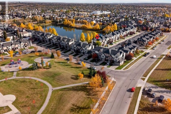 2pc Bathroom - 78 Eversyde Park Sw, Calgary, AB T2Y5G8 Photo 3