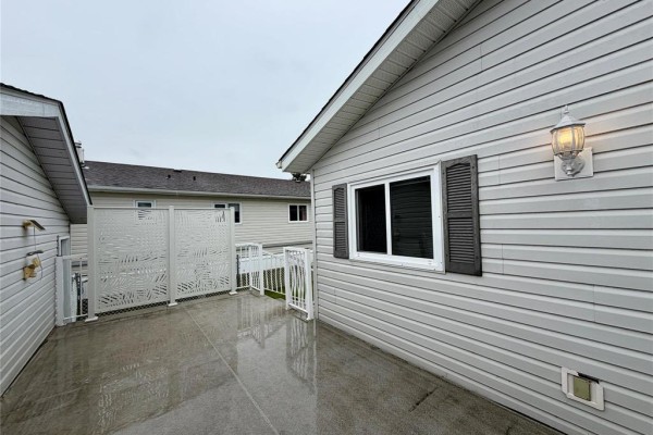 78 Goldfinch Crescent, Brandon, MB, photo 3