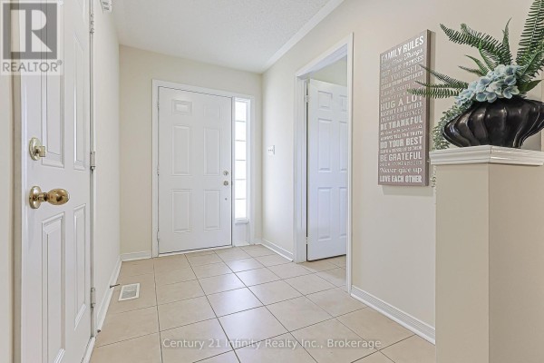 Family room - 78 Harkness Drive, Whitby, ON L1R0C5 Photo 5