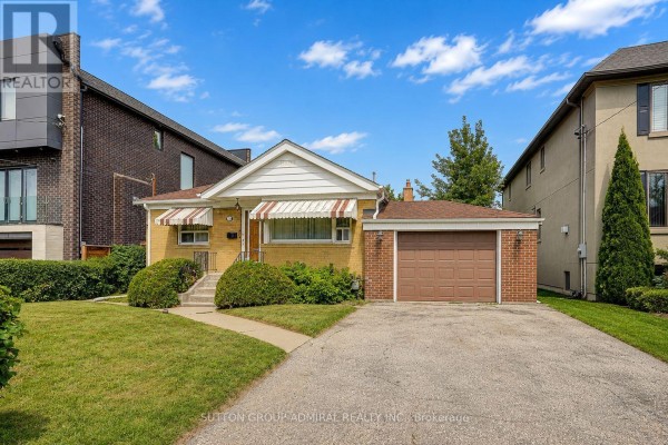 78 Invermay Avenue, Toronto, ON M3H1Z5 Photo 2